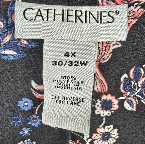 Catherine's Women's Black Floral Rolltab Sleeve Button Up Blouse Sz 4X - Picture 6 of 8